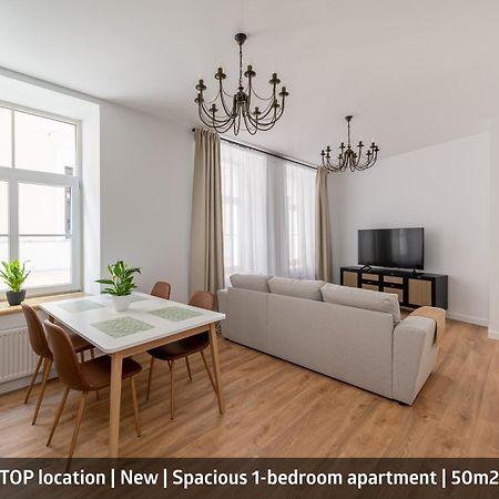 Spacious 1-Bedroom Apartment In The Heart Of Old Town Riga Ngoại thất bức ảnh